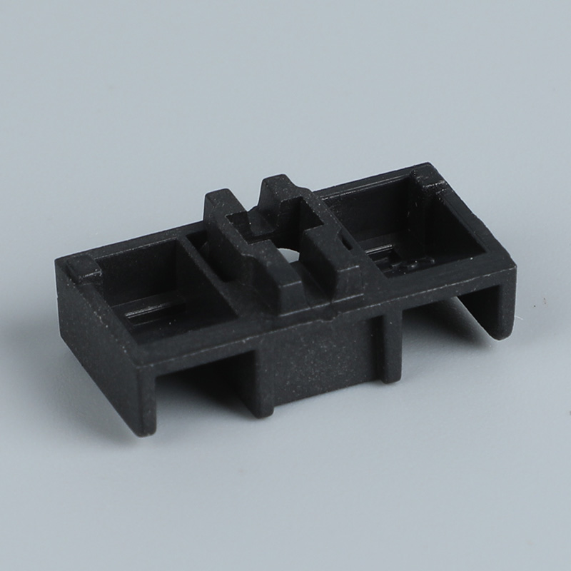 插座兩極保護(hù)門(mén)